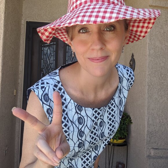 Laid-Back Live Show With Giveaways *Please Like to Know When I Go Live* - Picture 4 of 5